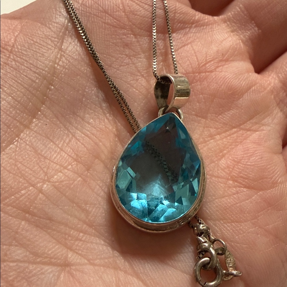 Elegant Sterling Silver 925 Teardrop Blue Crystal Pendant Necklace 17’ in chain - Picture 7 of 12